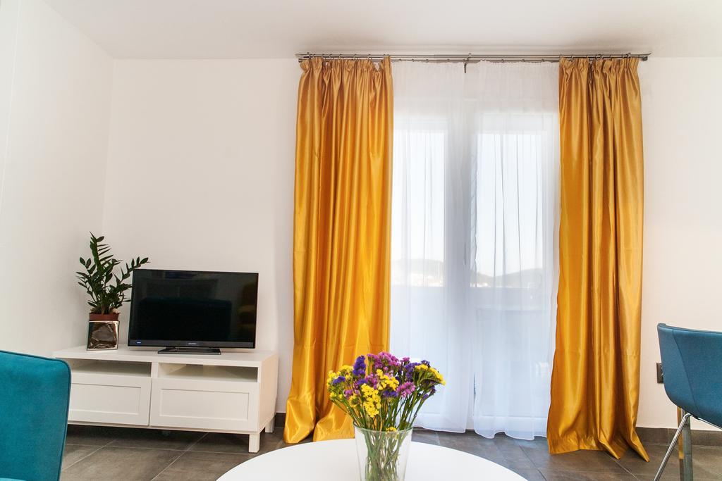 Apartment Ema Рогозниця Екстер'єр фото