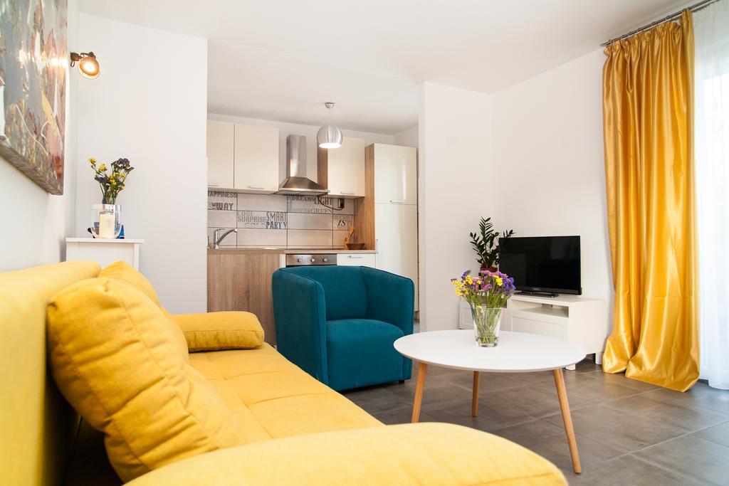 Apartment Ema Рогозниця Екстер'єр фото