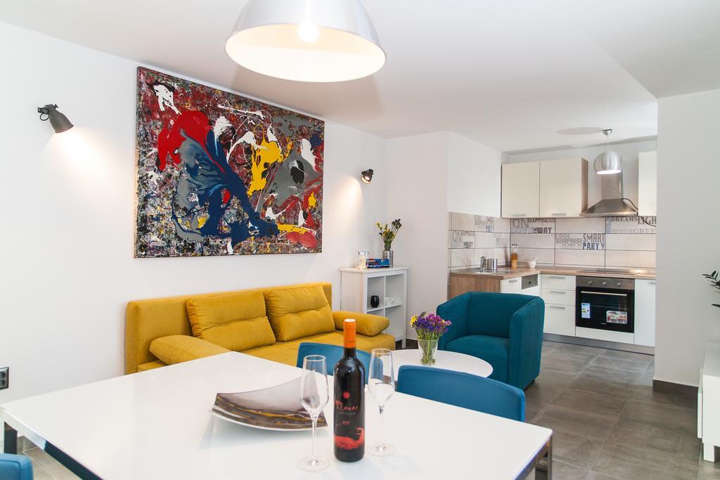 Apartment Ema Рогозниця Екстер'єр фото