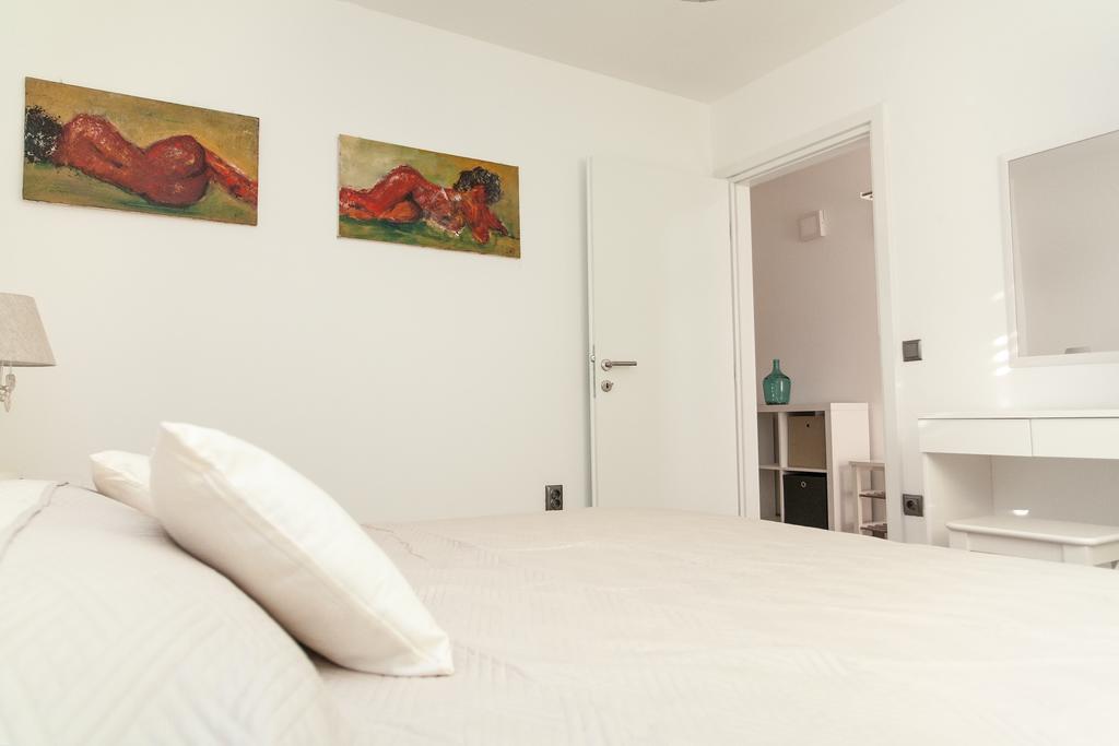 Apartment Ema Рогозниця Екстер'єр фото