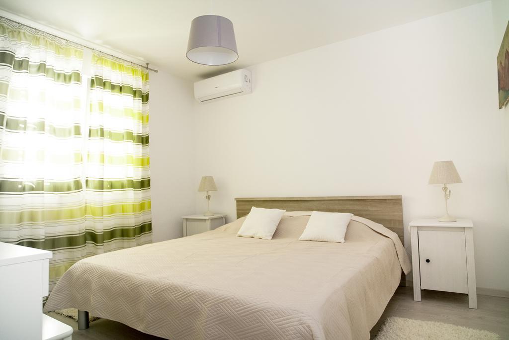 Apartment Ema Рогозниця Екстер'єр фото