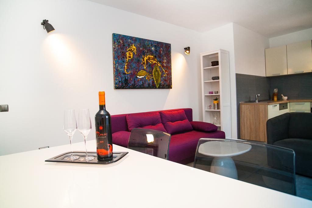 Apartment Ema Рогозниця Екстер'єр фото