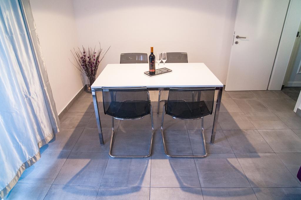 Apartment Ema Рогозниця Екстер'єр фото