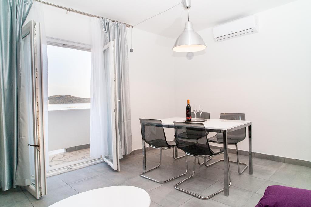 Apartment Ema Рогозниця Екстер'єр фото