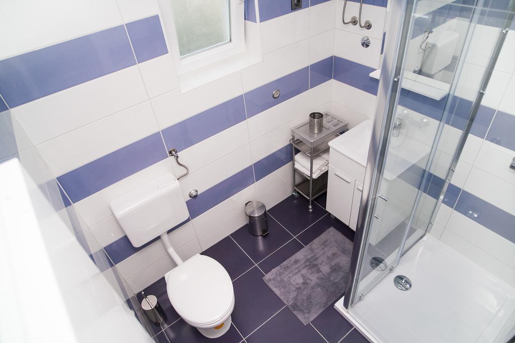 Apartment Ema Рогозниця Екстер'єр фото