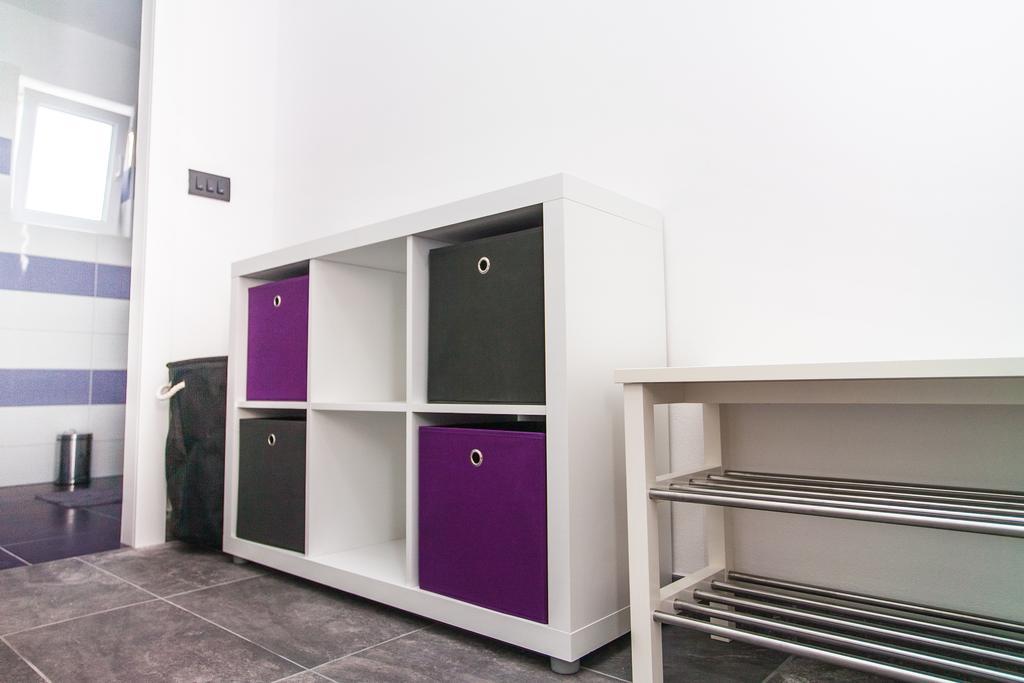 Apartment Ema Рогозниця Екстер'єр фото