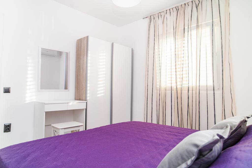 Apartment Ema Рогозниця Екстер'єр фото